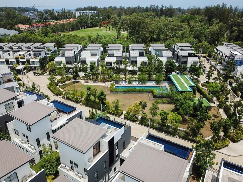 Spacious 3 bedroom townhouse in Laguna House in Choeng Thale