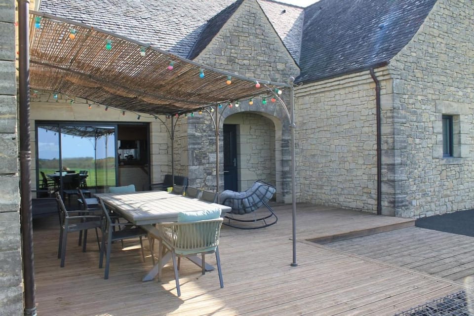 Property building, Patio, View (from property/room), Dining area