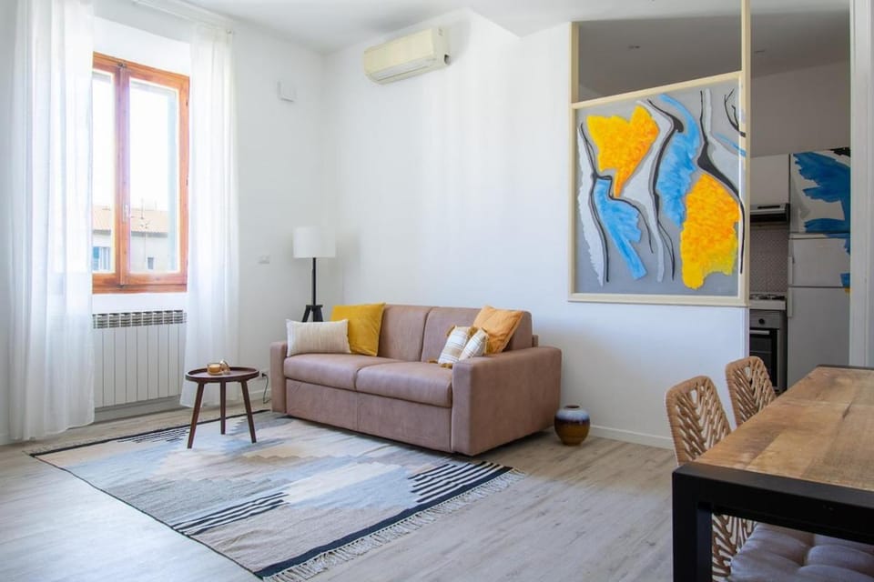 Living room, Seating area, Dining area, air conditioner