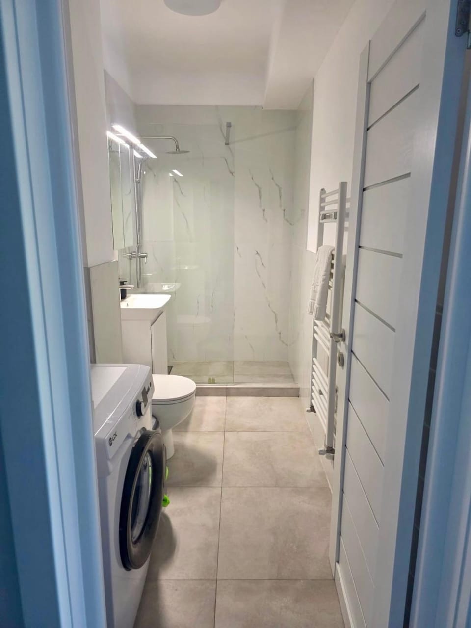 Shower, Toilet, Bathroom, washing machine