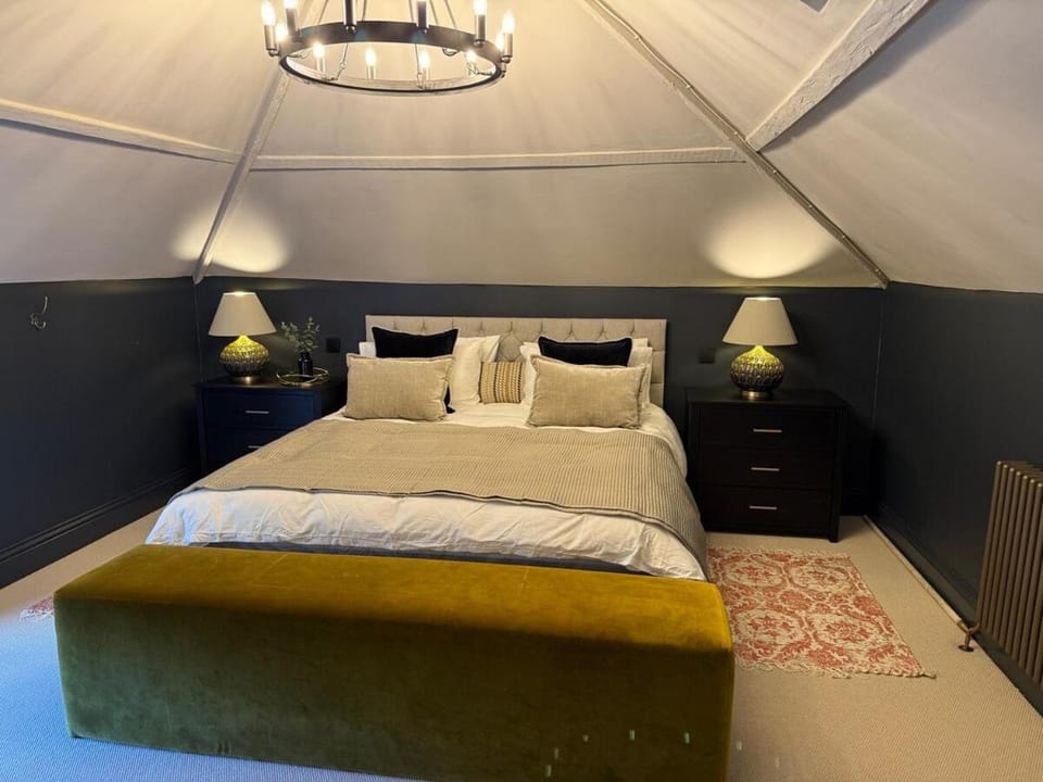 Charming Cottage in heart of town House in Christchurch