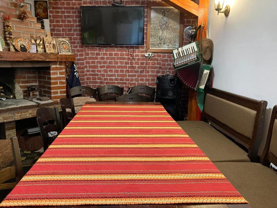 Communal lounge/ TV room, Dining area, Evening entertainment