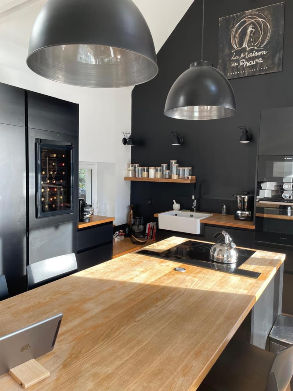Kitchen or kitchenette, Living room