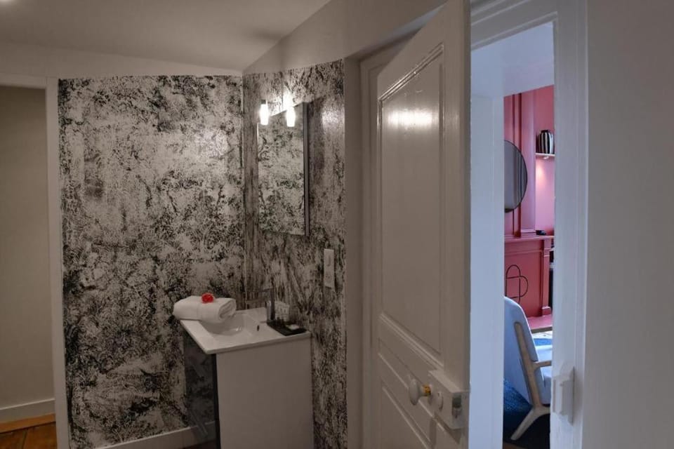 Les Chambres du Cloître, la Pâtissière Apartment in Limoges