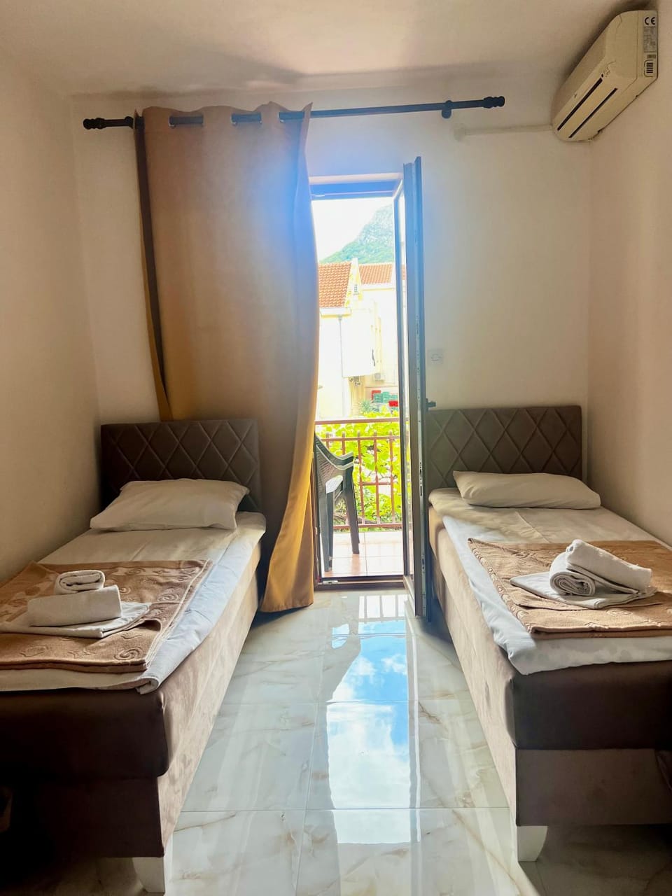 Bed, Photo of the whole room, Bedroom, towels, air conditioner