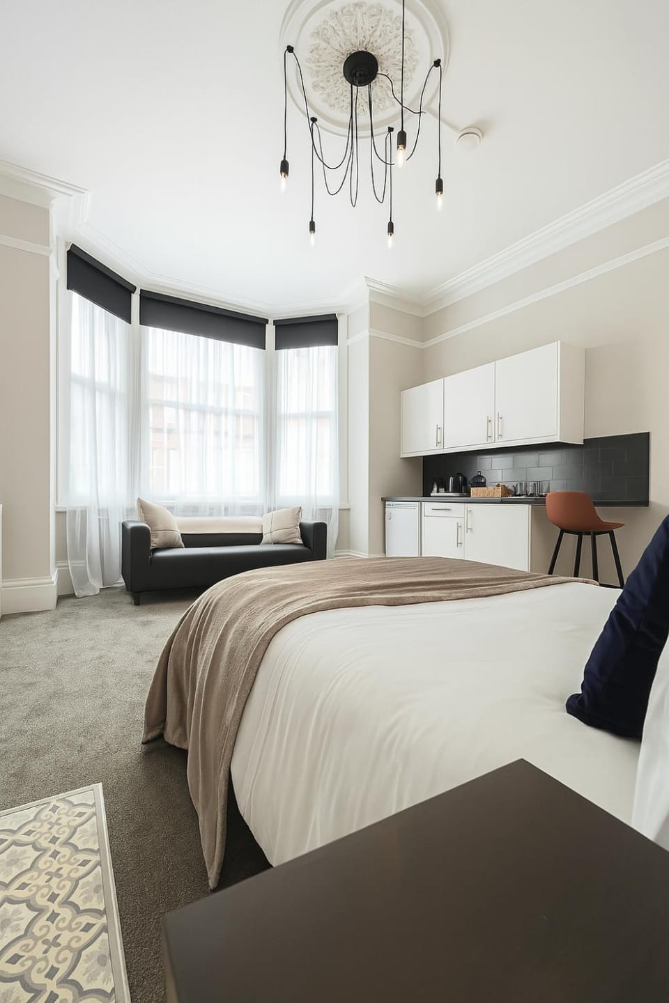 Large 4 Bed Home from Home - Derby - FREE Parking, Great for Groups - Hosted by Stay Host Save Apartment in Derby