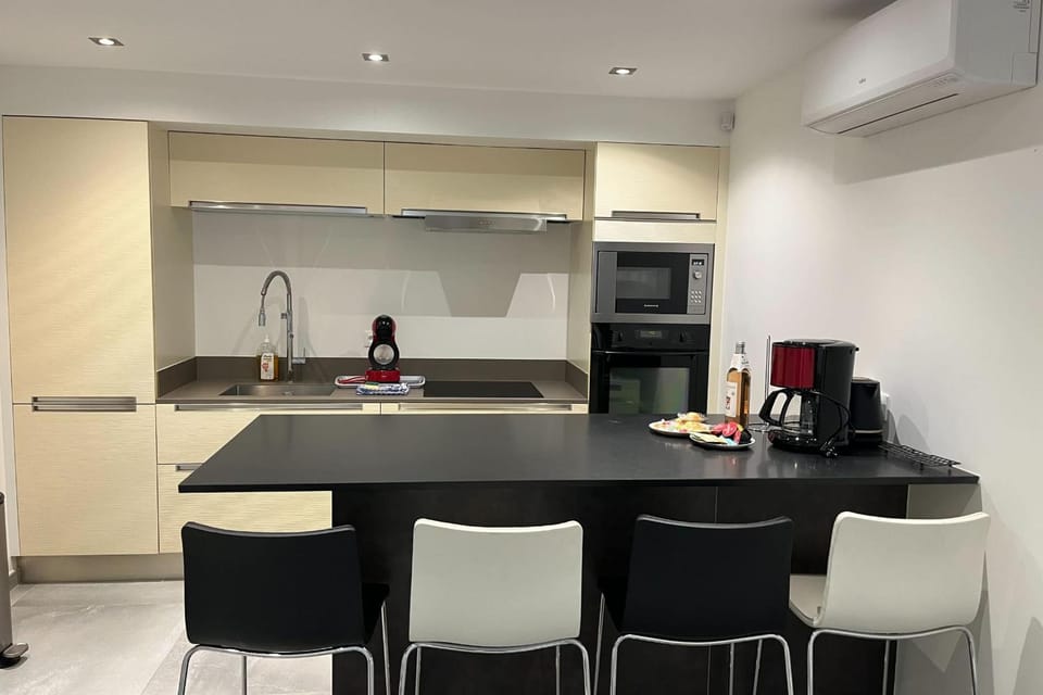 Apartment for 4 with garden and jacuzzi Apartment in Fréjus