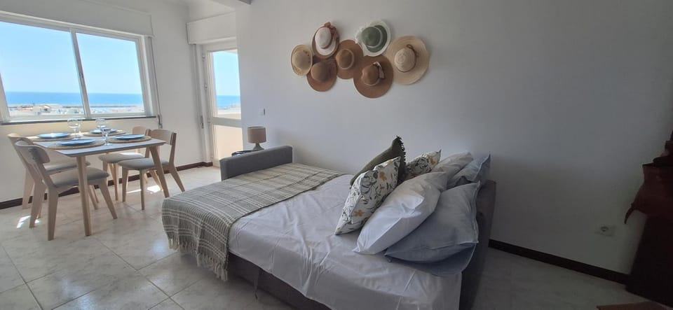 Ocean Breeze Apartment in Quarteira