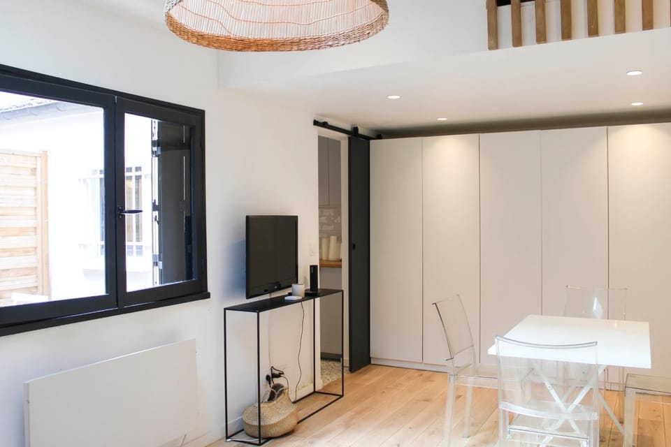 Charming house in Montreuil with terrace House in Vincennes