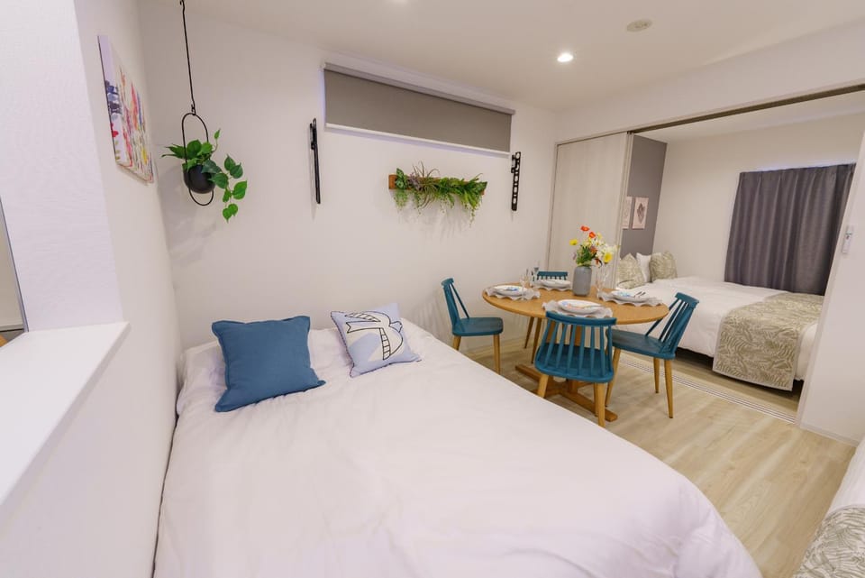 Bed, Living room