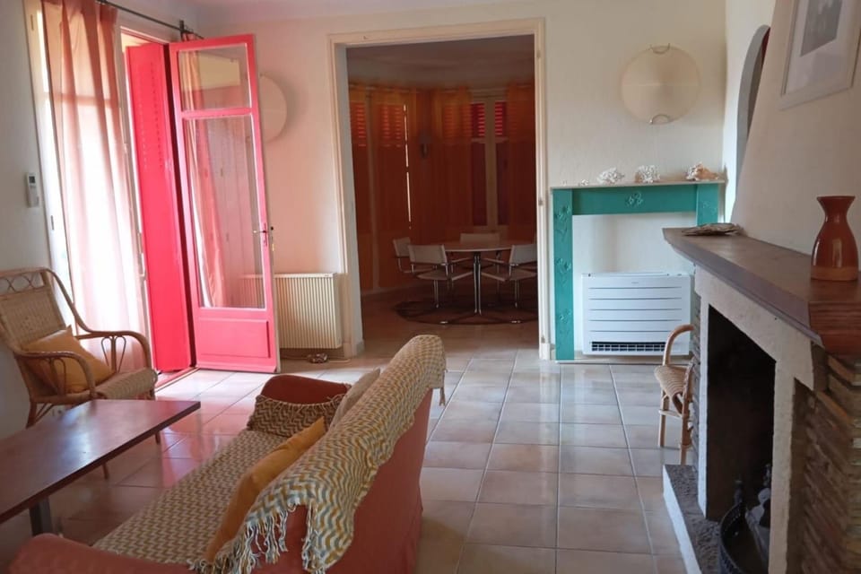 House with garden 10 min walk from the sea House in Saint-Raphael