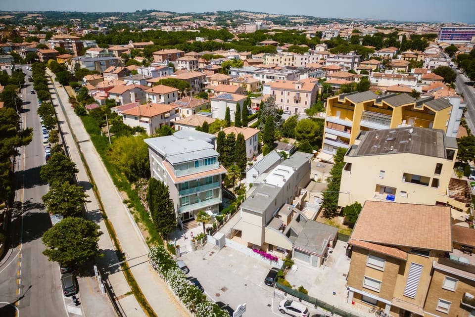 Property building, Bird's eye view, Summer, View (from property/room), City view, Landmark view, Sea view, Street view