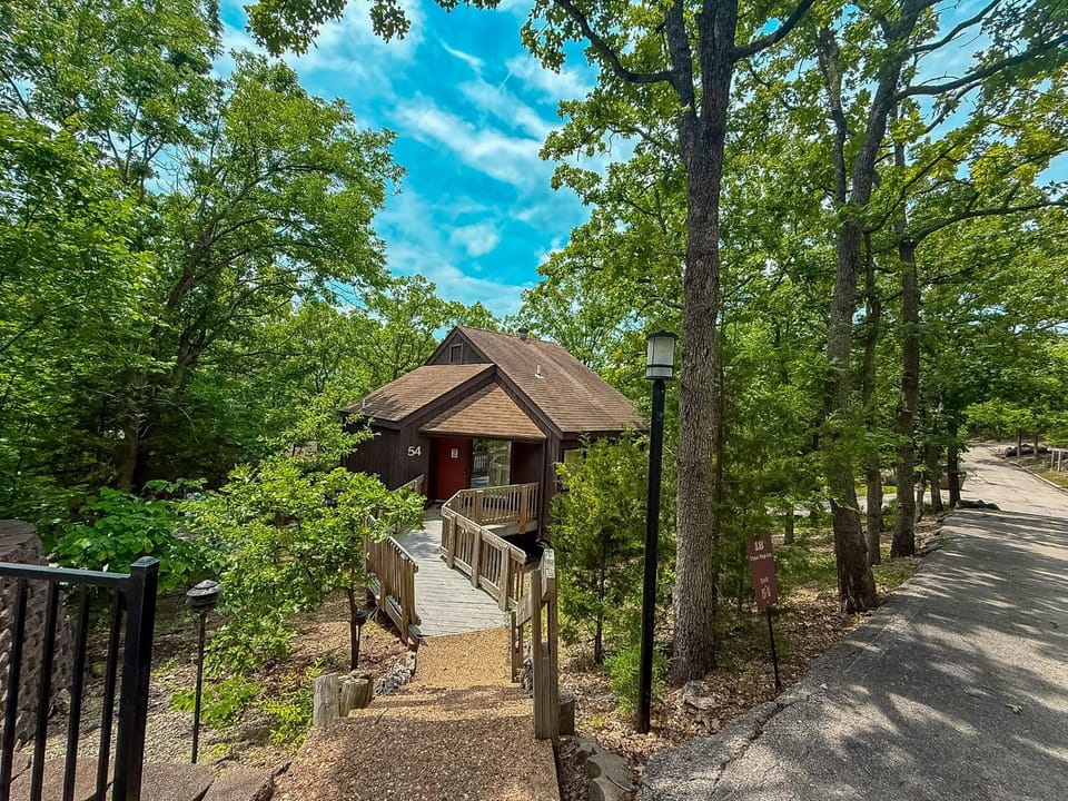 Treetop 3BD3BADeckPoolsGrillDock-Sleeps 8PP House in Village Four Seasons