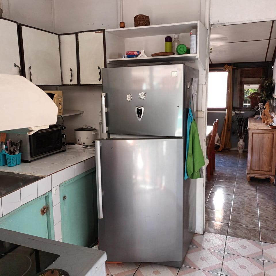 Kitchen or kitchenette, oven, stove