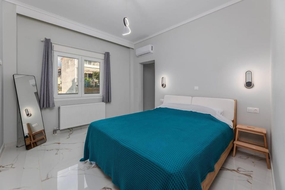 Bed, Photo of the whole room, Bedroom, air conditioner