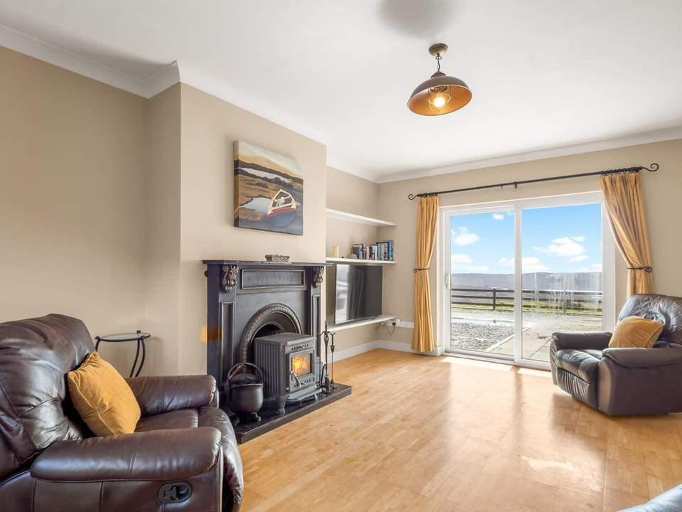 Communal lounge/ TV room, Living room