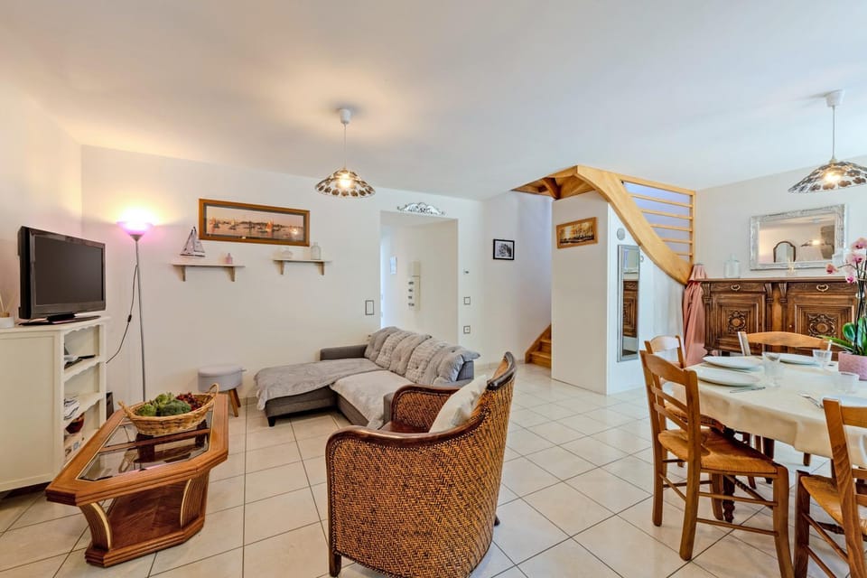 Property building, Living room