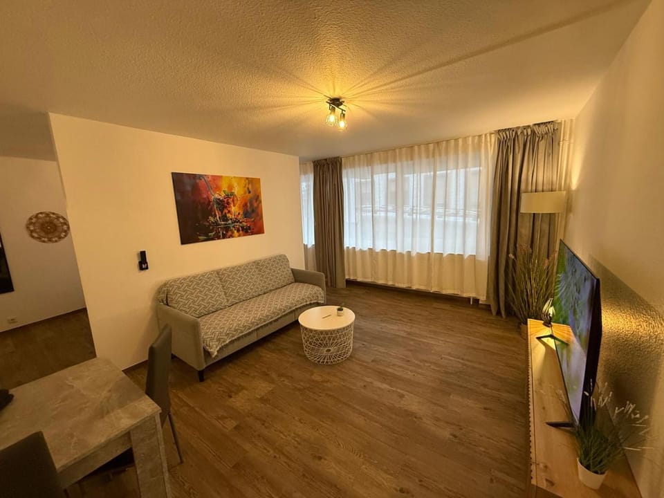 TV and multimedia, Living room, Photo of the whole room, Seating area