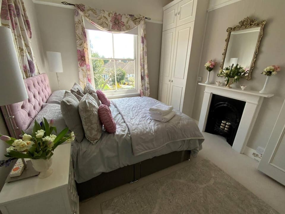 Bed, Bedroom, wardrobe