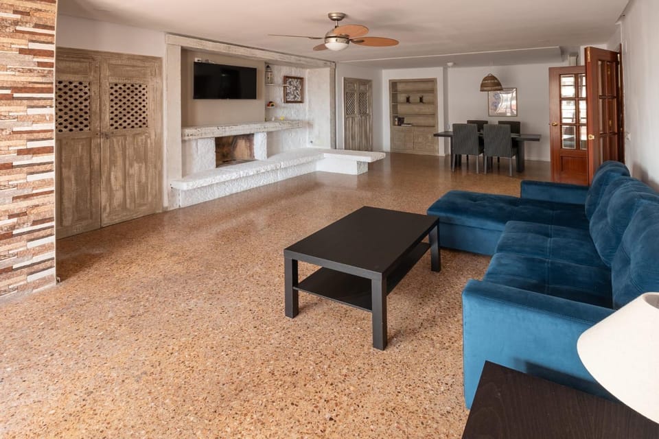 Living room, Lounge or bar