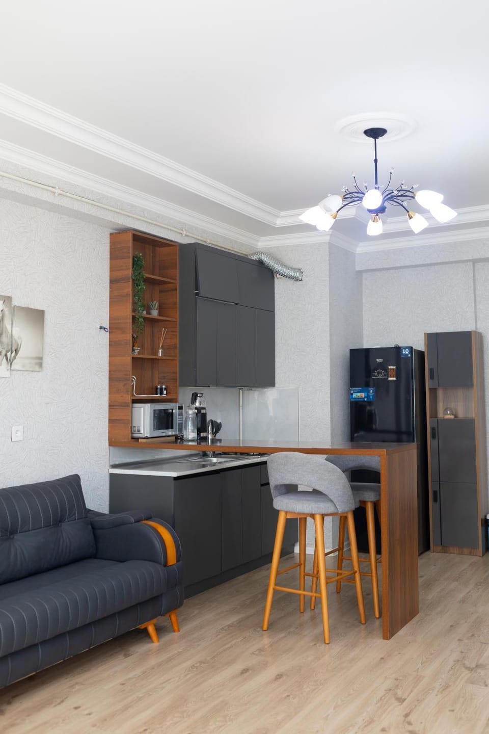 Seating area, minibar