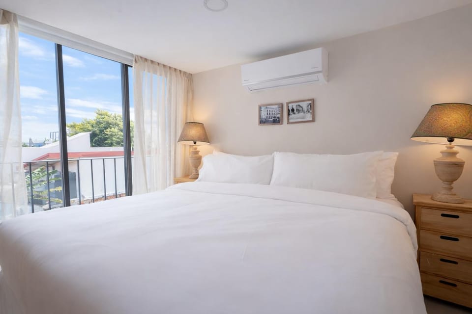 Bed, Photo of the whole room, Bedroom, air conditioner