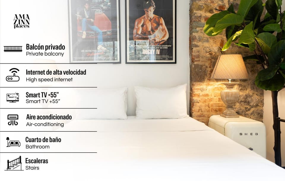 Bed, Photo of the whole room, Bedroom, Text overlay
