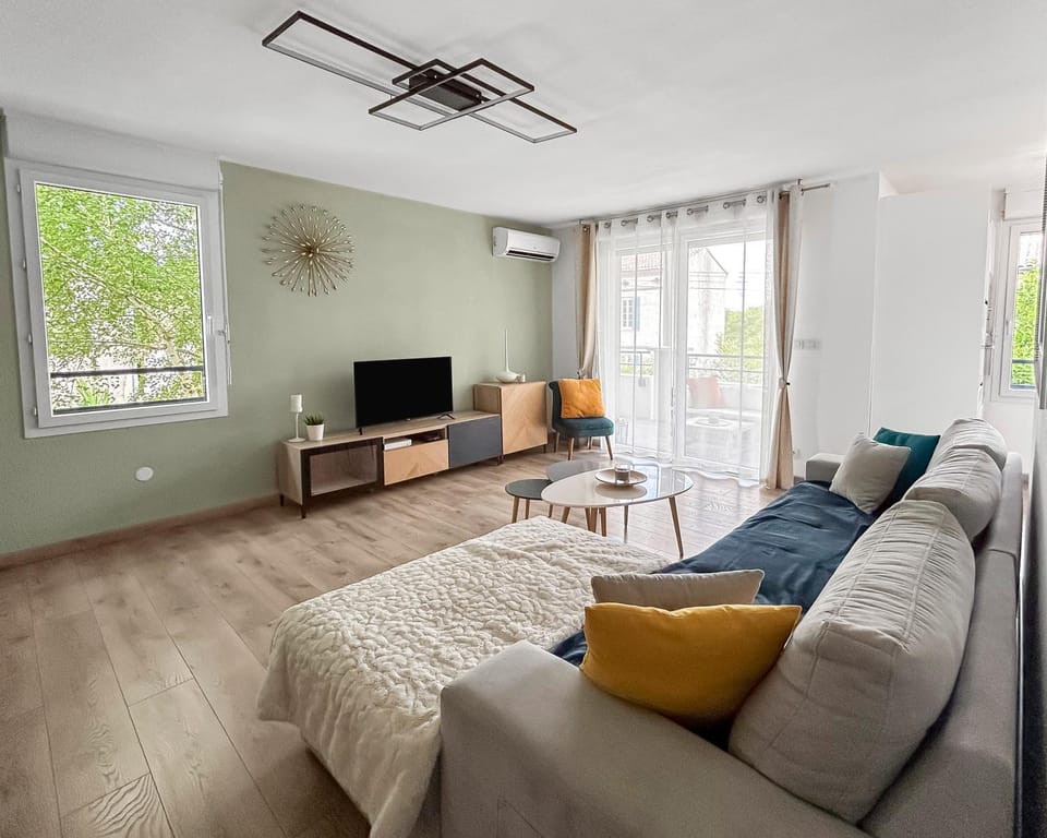 T3 Cosy climatisé à Albi avec Terrasse, & Parking Apartment in Albi