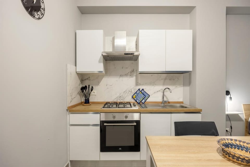 Kitchen or kitchenette, Living room