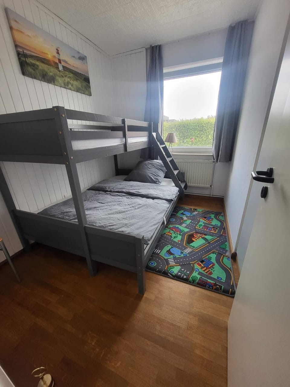 Photo of the whole room, bunk bed