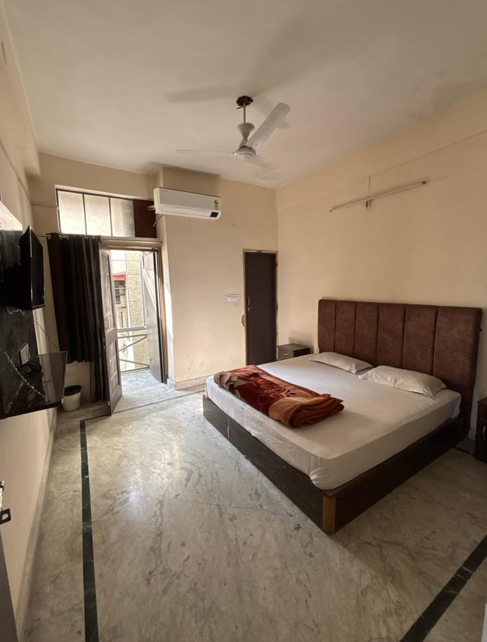 Shree Ji Home Stay Peaceful & Comfortable Rooms in Dehradun Bed and Breakfast in Dehradun