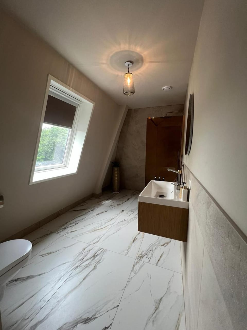 Shower, Toilet, Bed, towels