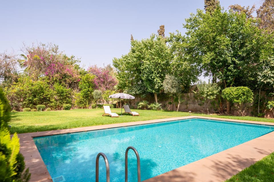 Spring, Day, Natural landscape, Garden, Garden view, Pool view, Swimming pool, sunbed