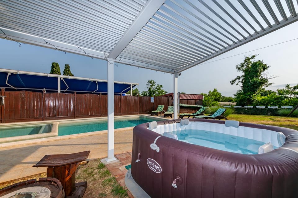 Day, Pool view, Swimming pool, sunbed