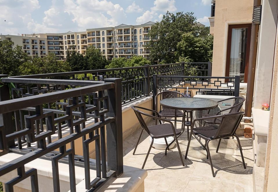 Property building, Day, View (from property/room), Balcony/Terrace, Dining area