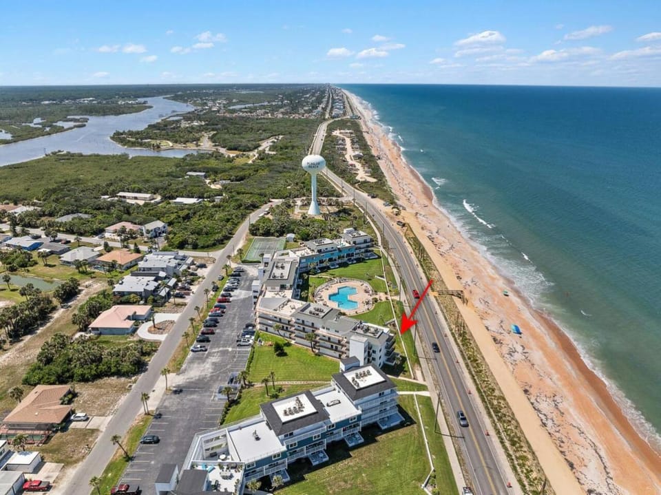 Neighbourhood, Natural landscape, Bird's eye view, Beach, Sea view, Street view