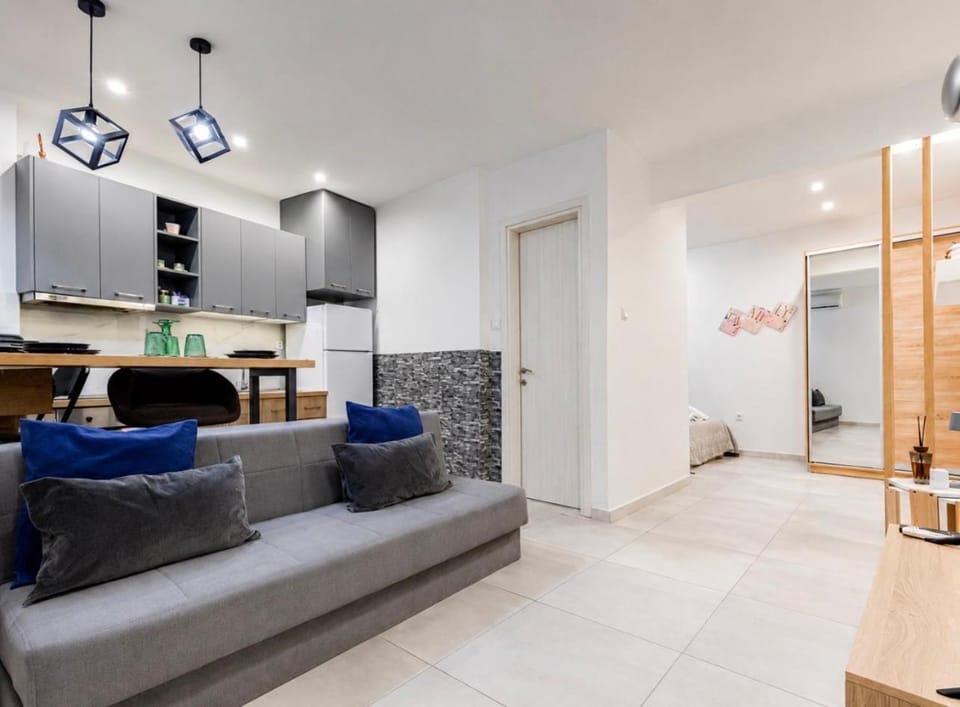45sqm , Center , 20m Tsimiski Str , 65'' tv , Netfix , Optical Fiber - Opposite HELEXPO Apartment in Thessaloniki