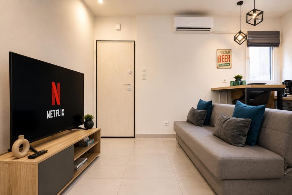 45sqm , Center , 20m Tsimiski Str , 65'' tv , Netfix , Optical Fiber - Opposite HELEXPO Apartment in Thessaloniki