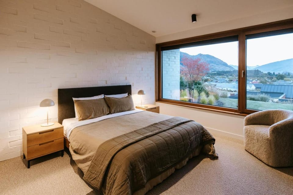 Bedroom, Lake view, Mountain view