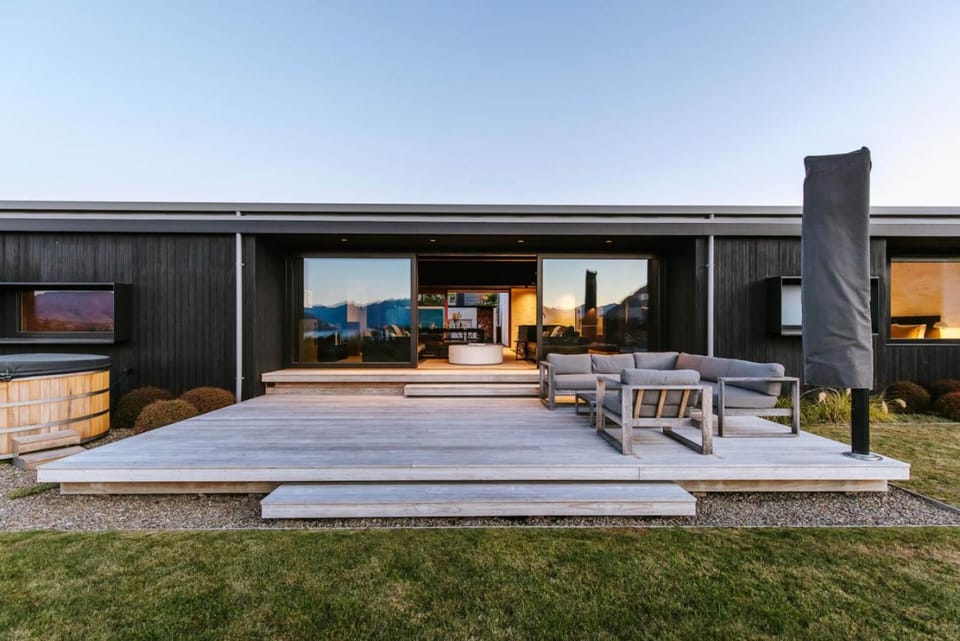Property building, Patio, Hot Tub