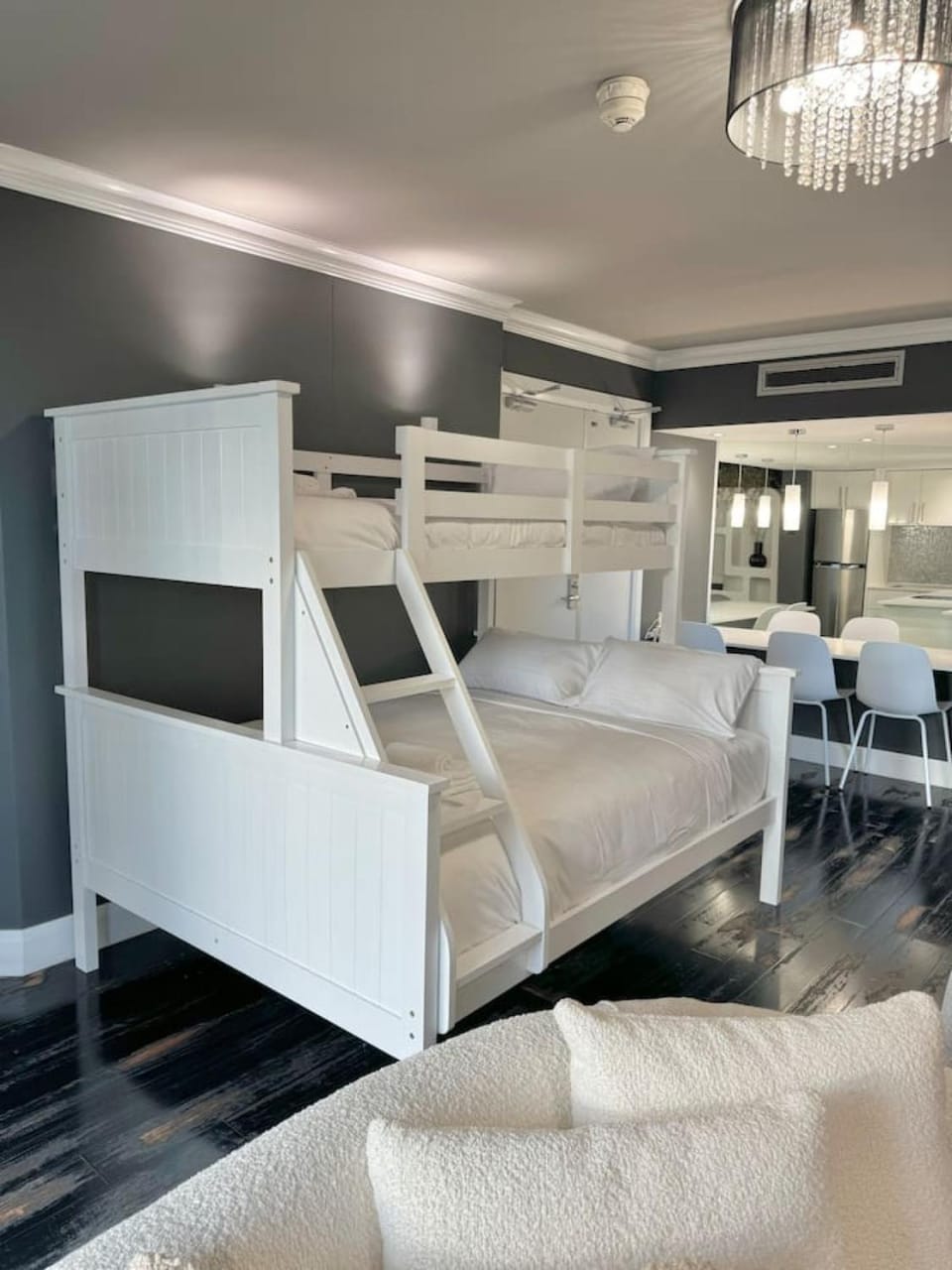 Bed, Living room