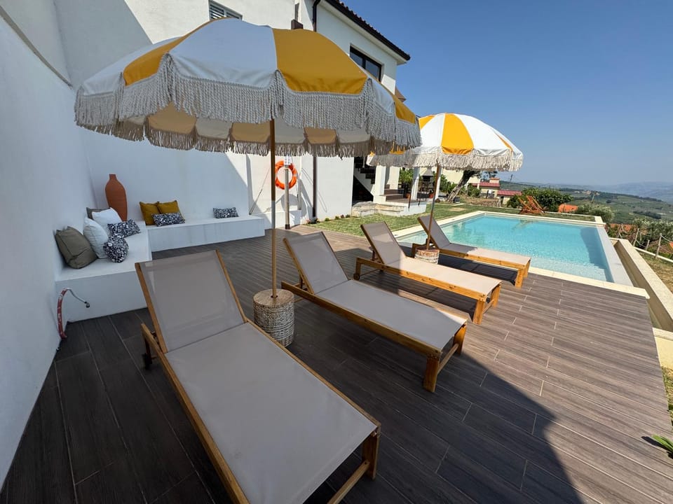Swimming pool, sunbed