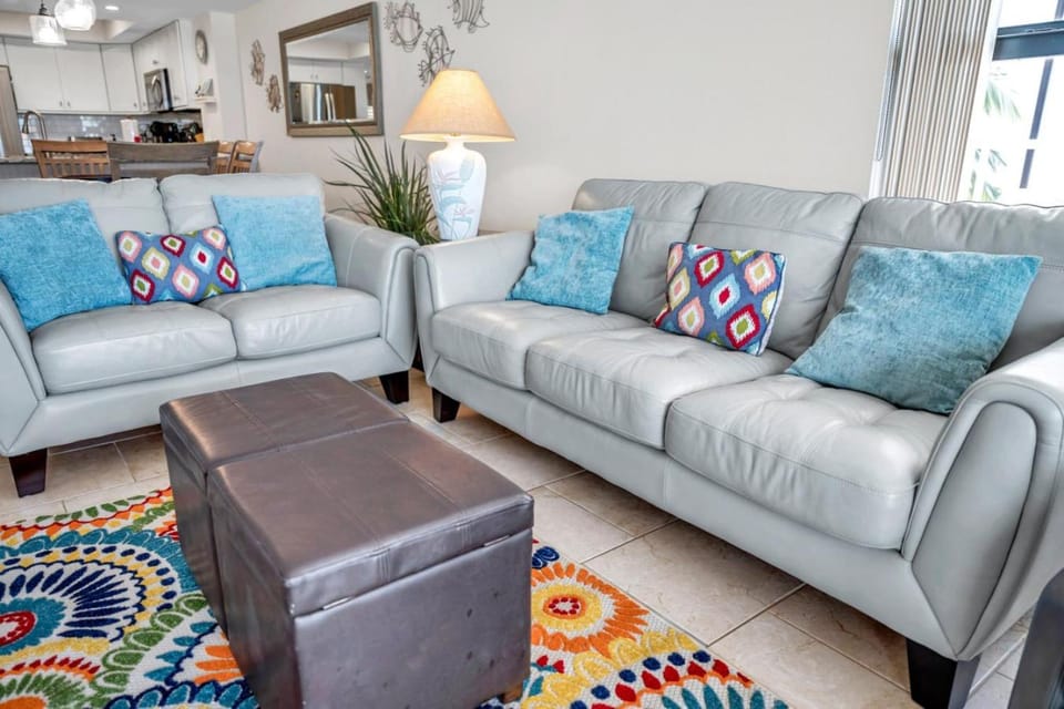 Sea Gate Condo 201 House in Indian Shores