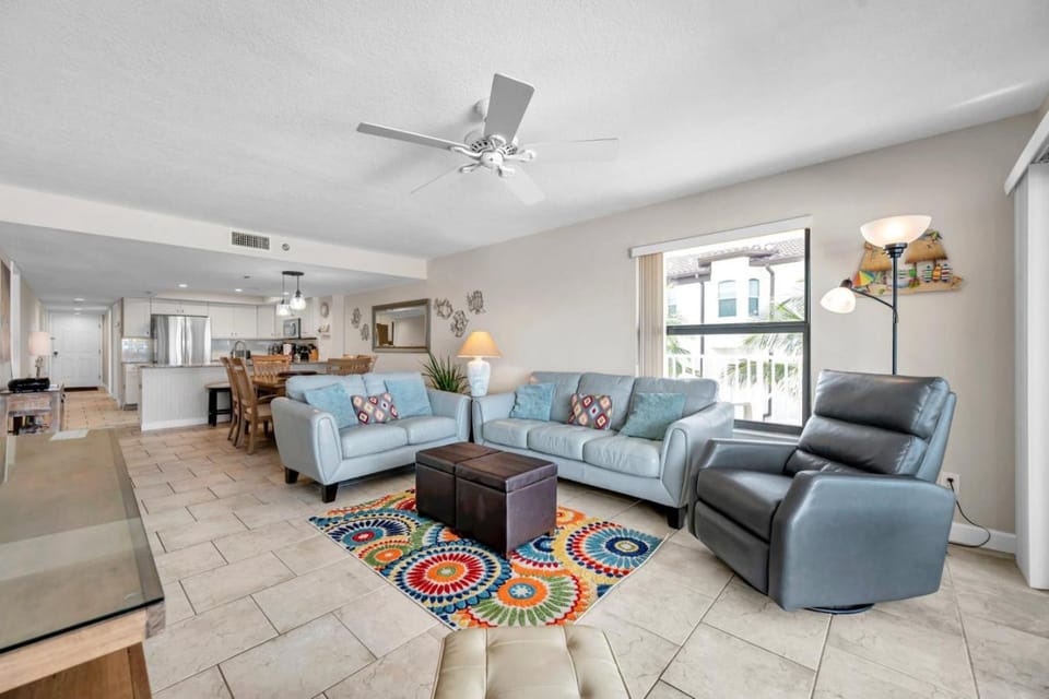 Sea Gate Condo 201 House in Indian Shores