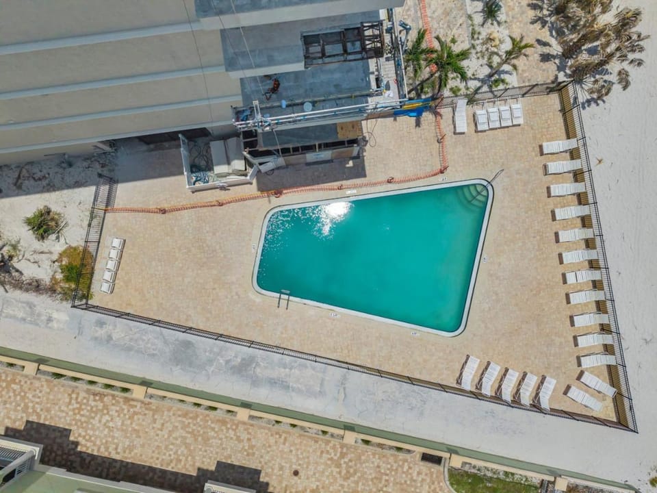 Sea Gate Condo 202 House in Indian Shores