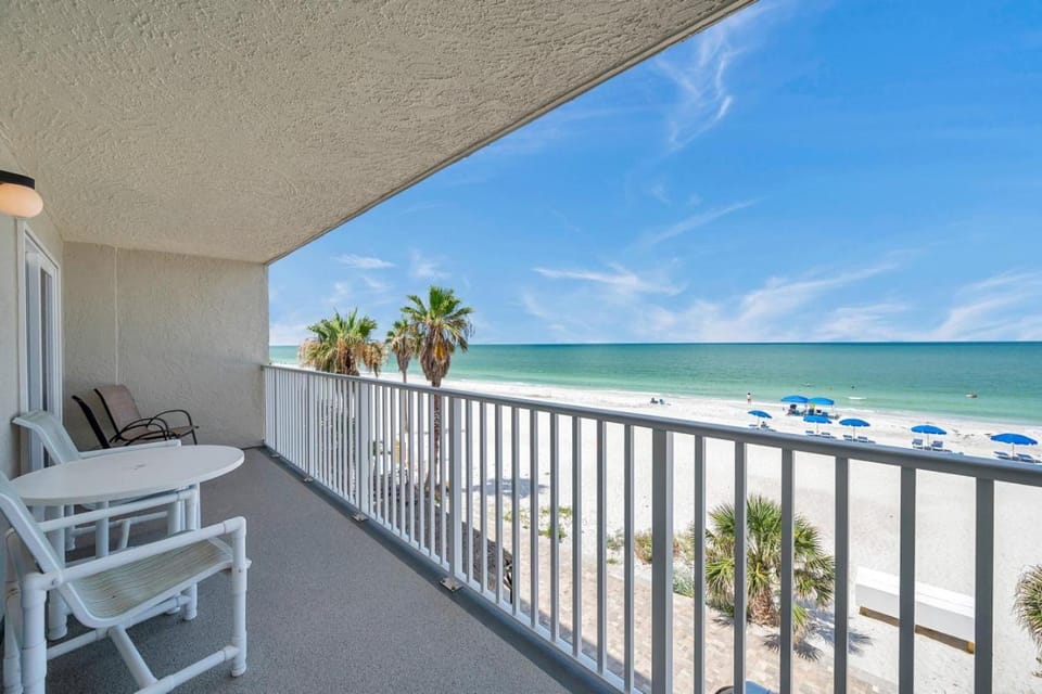 Sea Gate Condo 202 House in Indian Shores