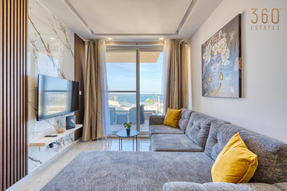 Communal lounge/ TV room, Bed, Natural landscape, TV and multimedia, Photo of the whole room, Seating area, Evening entertainment, Bedroom