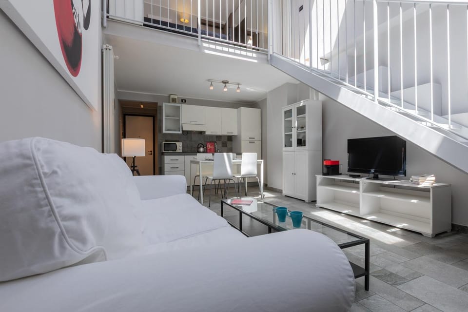 Communal lounge/ TV room, Living room