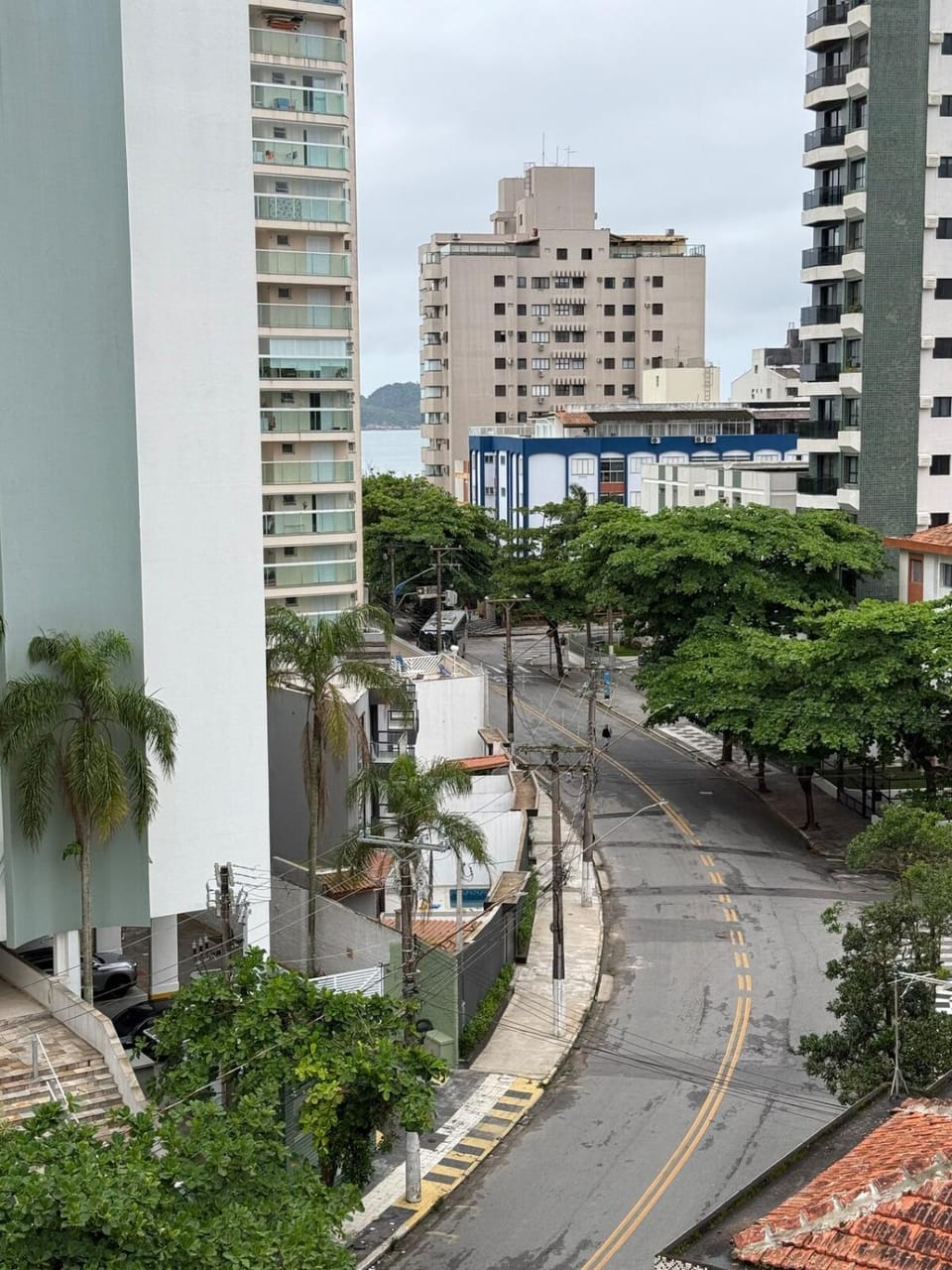Apto de 100m2 entre praias do Tombo e Asturias Apartment in State of São Paulo