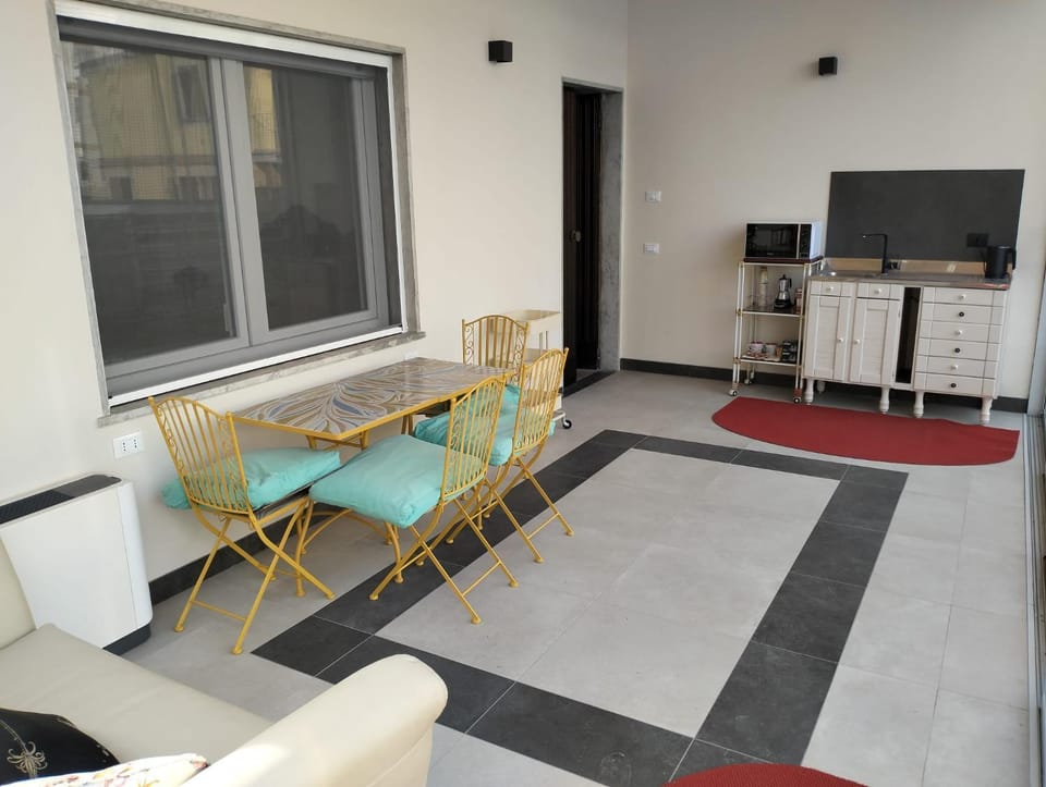 Property building, Balcony/Terrace, Internal: Not applicable to any particular room